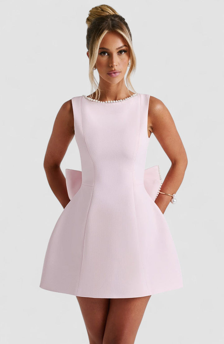 Elle – Rochie Mini de Damă cu Fundă și Perle